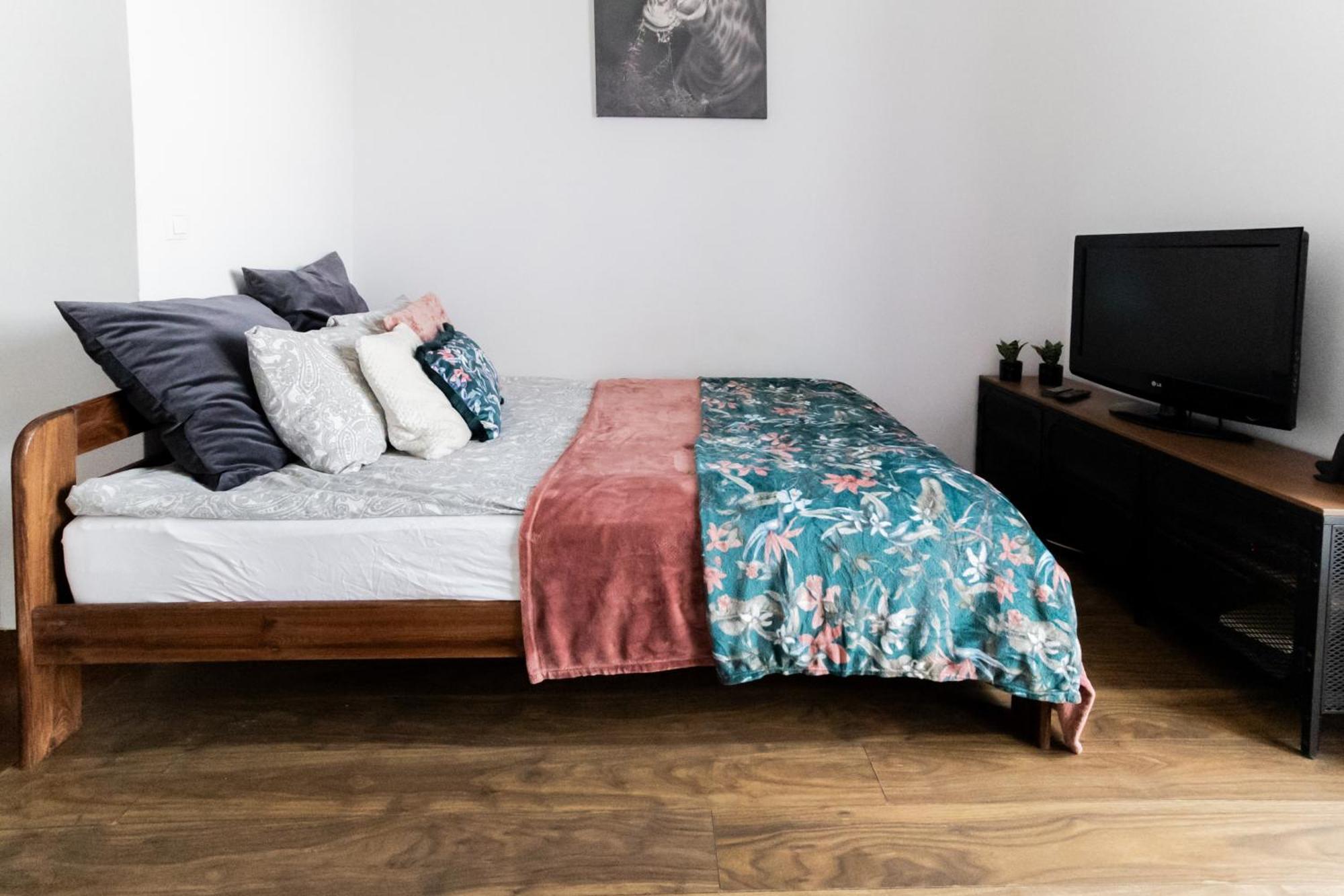 Piotrapartments - Swietokrzyska City Center Apartments Варшава Экстерьер фото